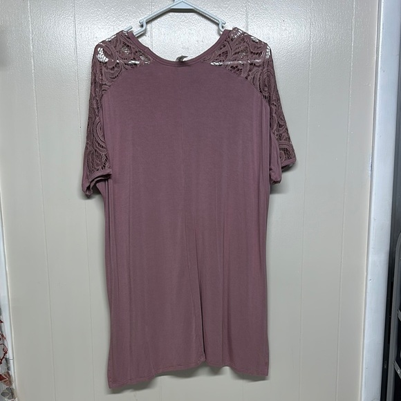 Zenana Outfitters Pink Asymmetrical Blouse with Lace - Picture 3 of 8